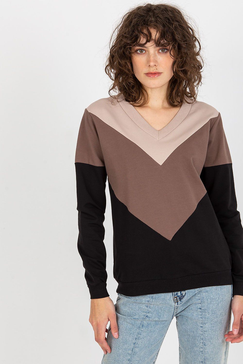Sweatshirt model 175200
